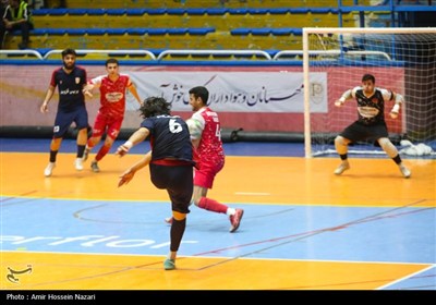 دیدار تیمهای فوتسال پردیس قزوین و بهشتی سازه گرگان