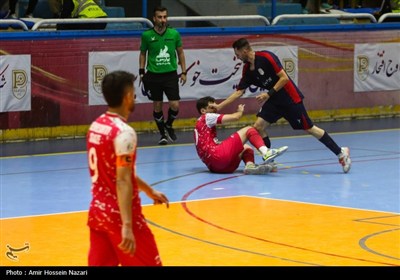 دیدار تیمهای فوتسال پردیس قزوین و بهشتی سازه گرگان