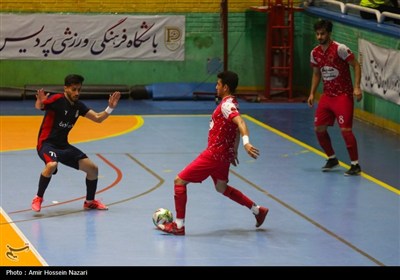 دیدار تیمهای فوتسال پردیس قزوین و بهشتی سازه گرگان