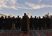 دست‌های نیاز زائران حرم رضوی برای طلب باران به آسمان بلند شد