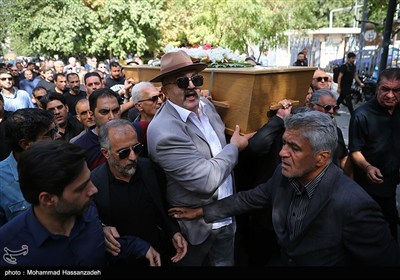 تشییع پیکر امید جهان