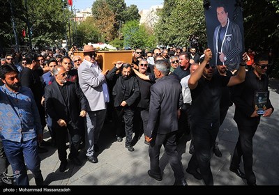 تشییع پیکر امید جهان