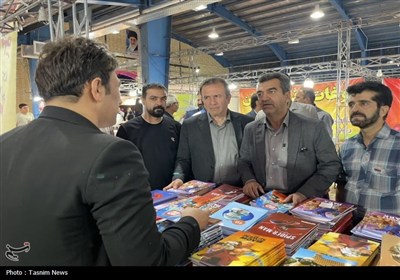 گشایش نمایشگاه پاییزه و لوازم التحریر در شهرکرد