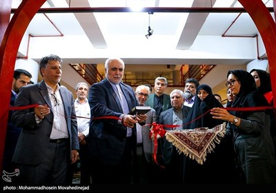 معرض صور &quot;12 یوماً من إیران&quot; بالعاصمة طهران.