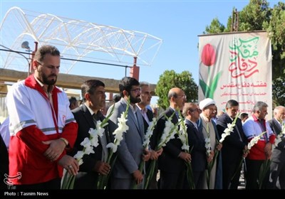 آیین عطرافشانی و گلباران گلزار شهدای شهرکرد
