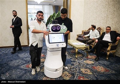 Представлен (Robolegal) — первый иранский робот-юрист