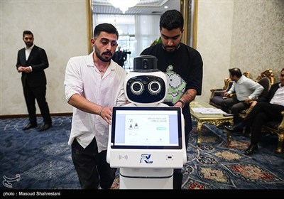 Представлен (Robolegal) — первый иранский робот-юрист
