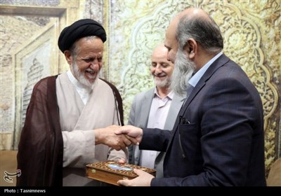 تشرف وزیر تجارت و بازرگانی پاکستان به حرم حضرت معصومه(س)