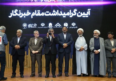 خبرنگاران سرمایه عظیم توسعه در استان هستند