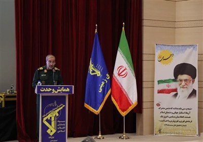 دشمن به دنبال ایجاد شکاف در جامعه است