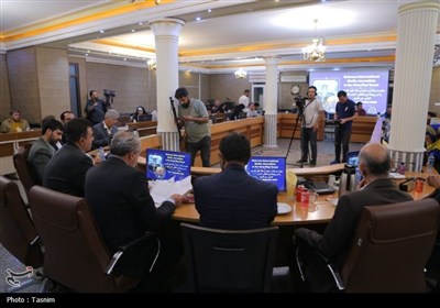 دیدار خبرنگاران خارجی در رویداد رسانه‌ای &#171;ایران‌پلاس&#187; با استاندار آذربایجان‌شرقی