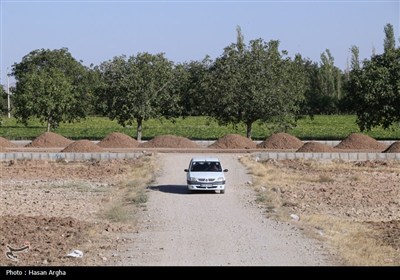 کلنگ زنی و افتتاح چند پروژه عمرانی بنیاد مسکن