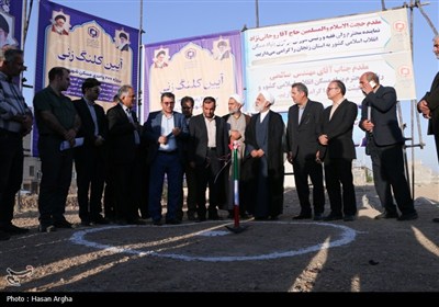 کلنگ زنی و افتتاح چند پروژه عمرانی بنیاد مسکن