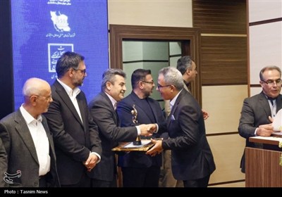 تجلیل از صادرکنندگان برتر استان چهارمحال و بختیاری