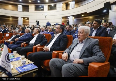 تجلیل از صادرکنندگان برتر استان چهارمحال و بختیاری