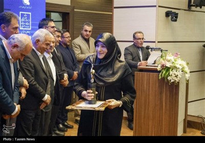 تجلیل از صادرکنندگان برتر استان چهارمحال و بختیاری