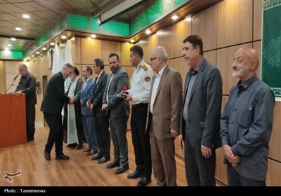 تجلیل از خادمان و رانندگان عتبات عالیات در زنجان