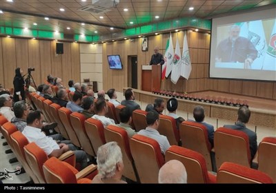 تجلیل از خادمان و رانندگان عتبات عالیات در زنجان
