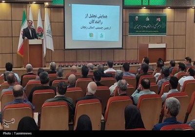 تجلیل از خادمان و رانندگان عتبات عالیات در زنجان