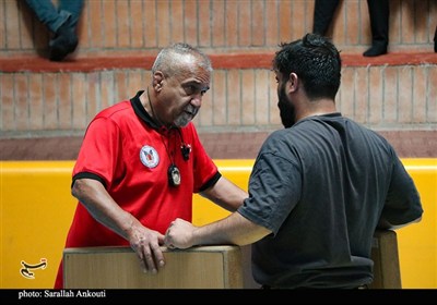 رقابت 60 ورزشکار باستانی کار در رقابت‌های کشوری زورخانه‌ای در کرمان