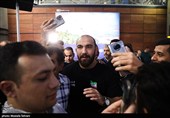 Heroes Return: Iranian Wrestling Champions Greeted by Throngs at Tehran Airport