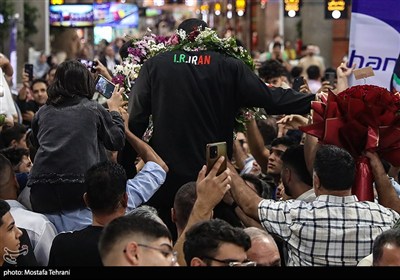 ورود تیم ملی کشتی آزاد به ایران
