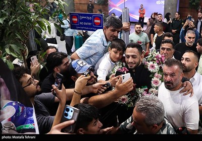 ورود تیم ملی کشتی آزاد به ایران