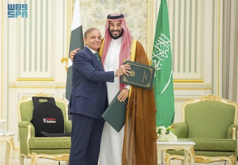 Pakistan Offers Nuclear Program to Saudi Arabia under Defense Pact