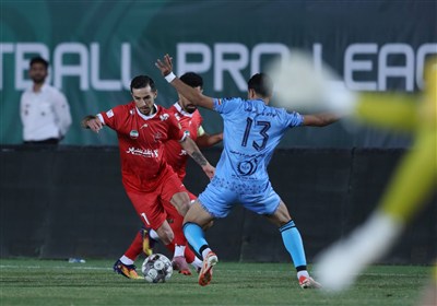 تساوی چادرملو و پرسپولیس در نیمه نخست