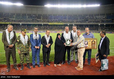 دیدار تیمهای فوتبال فجر شهید سپاسی و ذوب آهن