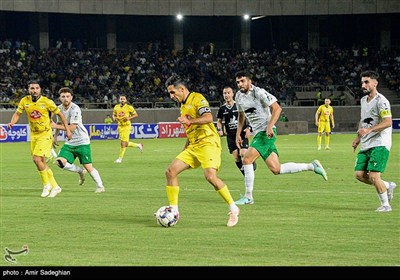 دیدار تیمهای فوتبال فجر شهید سپاسی و ذوب آهن