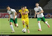 دیدار تیمهای فوتبال فجر شهید سپاسی و ذوب آهن