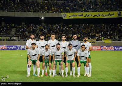 دیدار تیمهای فوتبال فجر شهید سپاسی و ذوب آهن