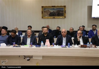 هم‌اندیشی استاندار اردبیل با نخبگان و ایثارگران برای ترسیم نقشه توسعه استان