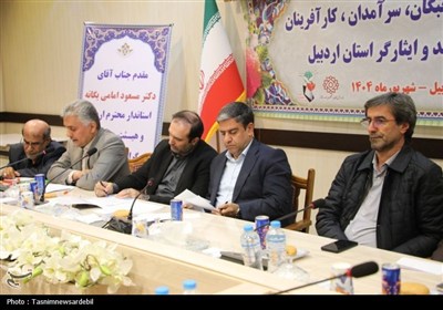 هم‌اندیشی استاندار اردبیل با نخبگان و ایثارگران برای ترسیم نقشه توسعه استان