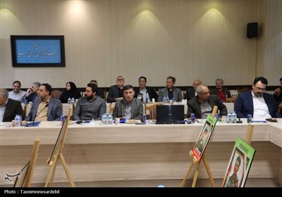 هم‌اندیشی استاندار اردبیل با نخبگان و ایثارگران برای ترسیم نقشه توسعه استان