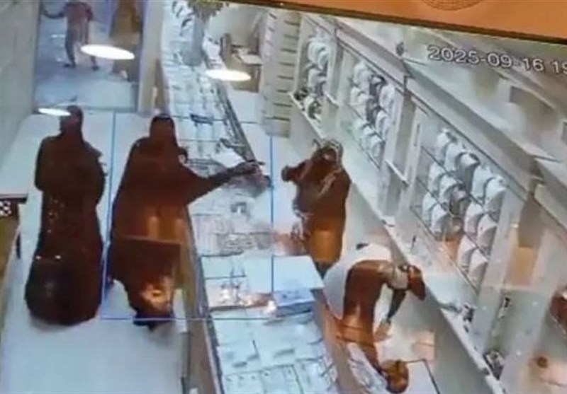 متهم سرقت طلافروشی اقرار کرد/ تصویر متهم برای یافتن شکات دیگر منتشر شد + عکس