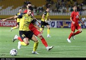 دیدار تیم های فوتبال سپاهان اصفهان و تراکتور تبریز
