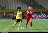 دیدار تیم های فوتبال سپاهان اصفهان و تراکتور تبریز