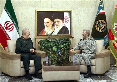 دیدار سرلشکر پاکپور و امیر حاتمی/ پاسخ واحد و قاطع به هرگونه تعرض دشمن