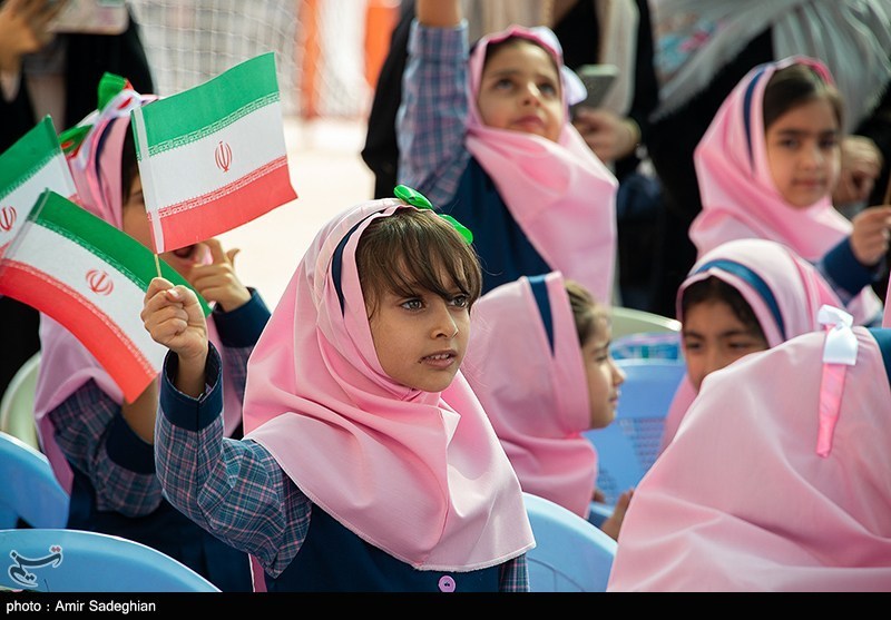 جشن شکوفه‌ها در یزد با حضور مسئولان استانی برگزار شد