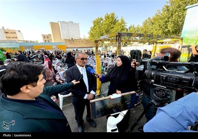 نواخته شدن زنگ شکوفه‌ها