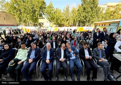 نواخته شدن زنگ شکوفه‌ها
