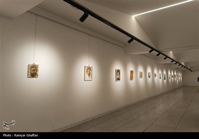 نمایشگاه عکس و مجسمه در گالری هنر سنندج