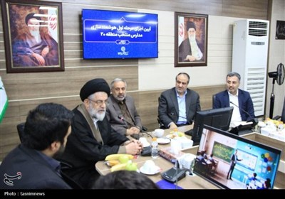 آغاز هوشمندسازی مدارس ری با اهدای 40 لپ‌تاپ به مدیران مدارس