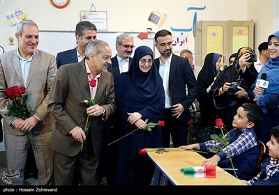 حضور علیرضا کاظمی وزیر آموزش و پرورش در مراسم جشن شکوفه‌ها