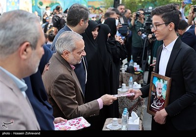 حضور علیرضا کاظمی وزیر آموزش و پرورش در مراسم جشن شکوفه‌ها