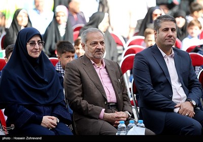 حضور علیرضا کاظمی وزیر آموزش و پرورش در مراسم جشن شکوفه‌ها