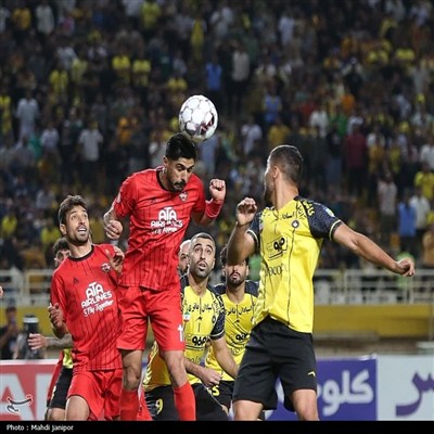 شکست سپاهان در برابر قهرمان لیگ