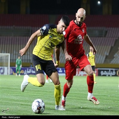 شکست سپاهان در برابر قهرمان لیگ